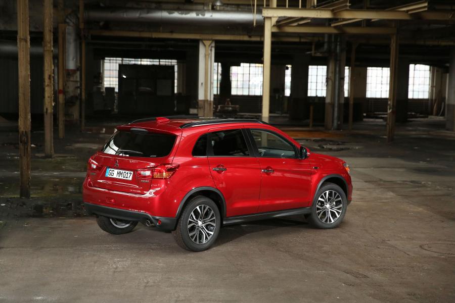  Mitsubishi ASX 2016 года  (фото 47 из 50)